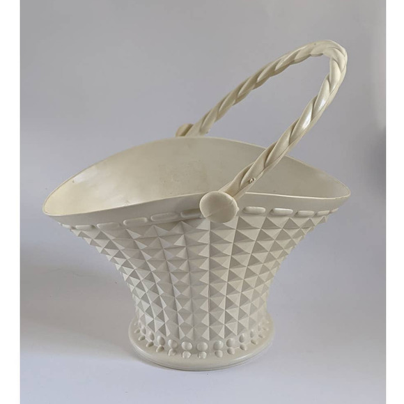 Vintage Regaline White Plastic Basket w/ Handle, Mid Century Easter Decor Kitsch - Picture 3 of 10